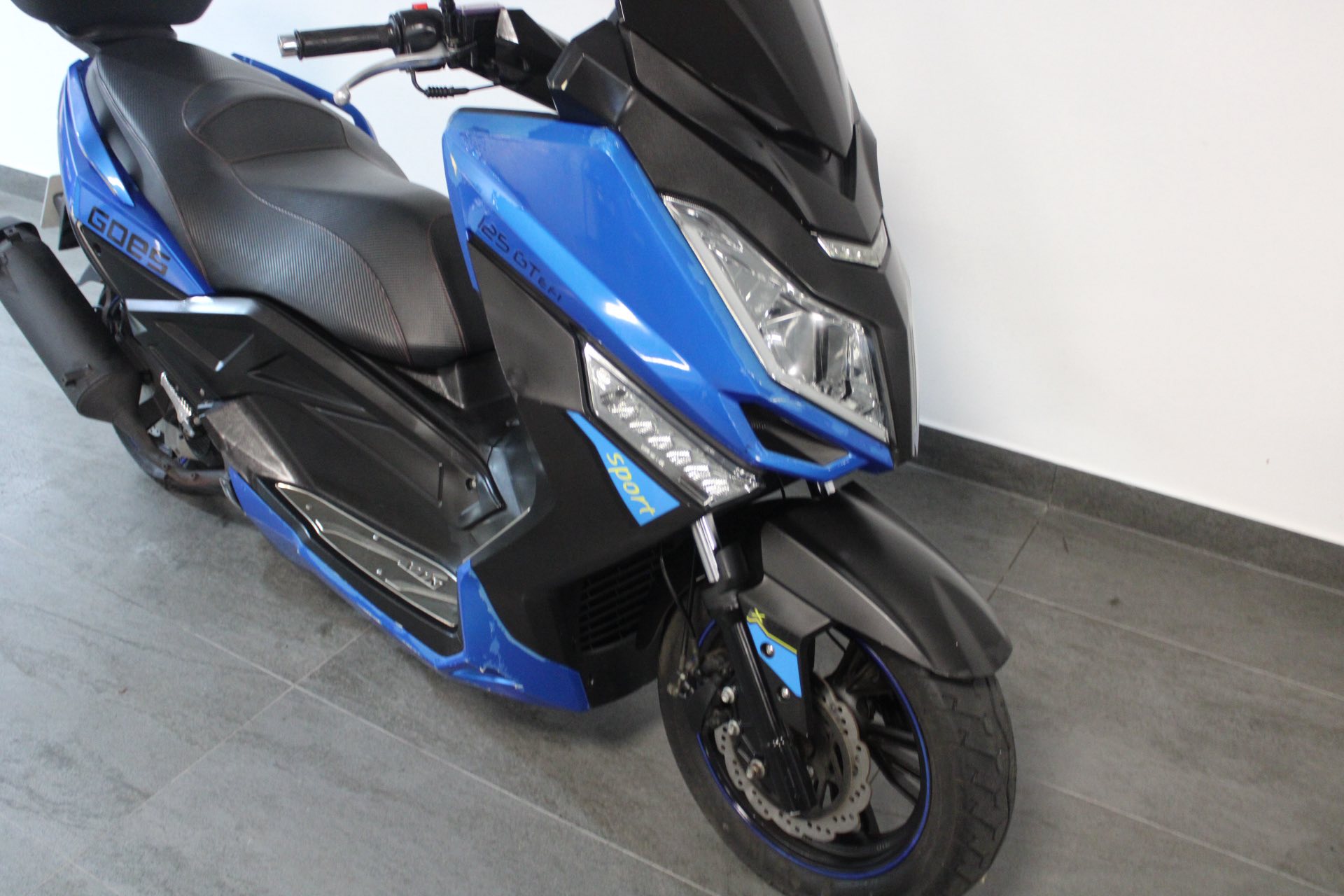 Escape Wottan Storm 125-Goes GT 125 GPP Per Moto Tubo Di